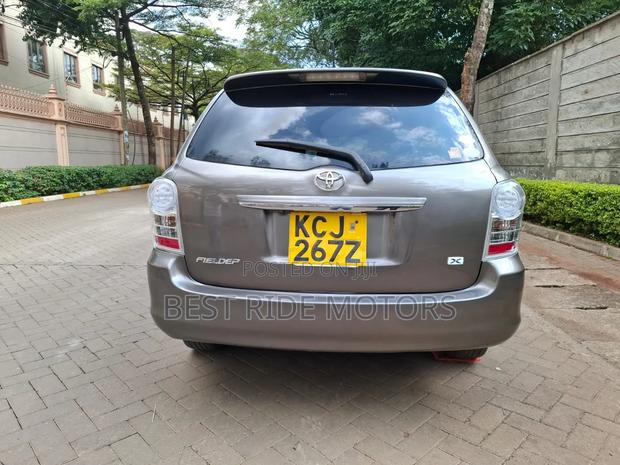 Toyota Corolla Fielder 2011 Gray