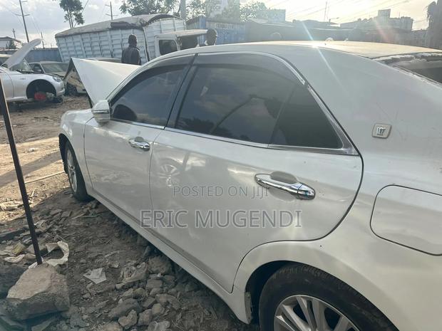 Toyota Crown 2015 White