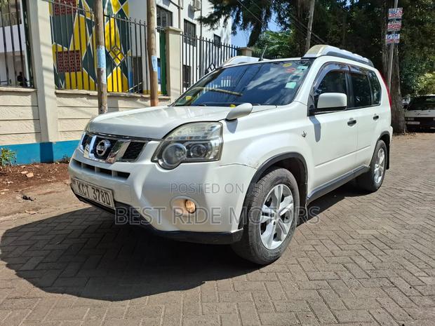 Nissan X-Trail 2.0 Petrol XE 2012 White