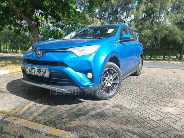 Toyota RAV4 2015 Blue