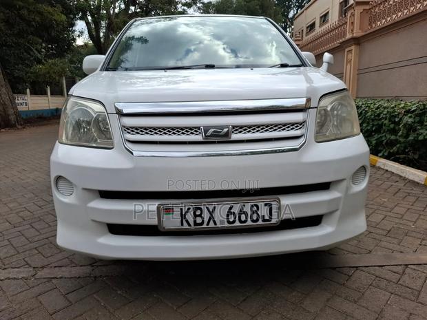 Toyota Noah 2006 White