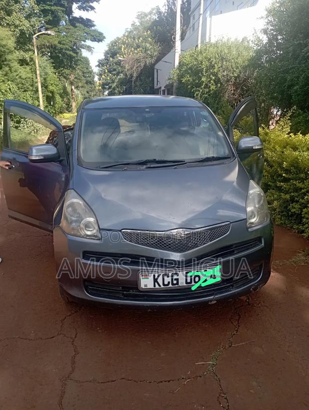 Toyota Ractis 2012 Silver