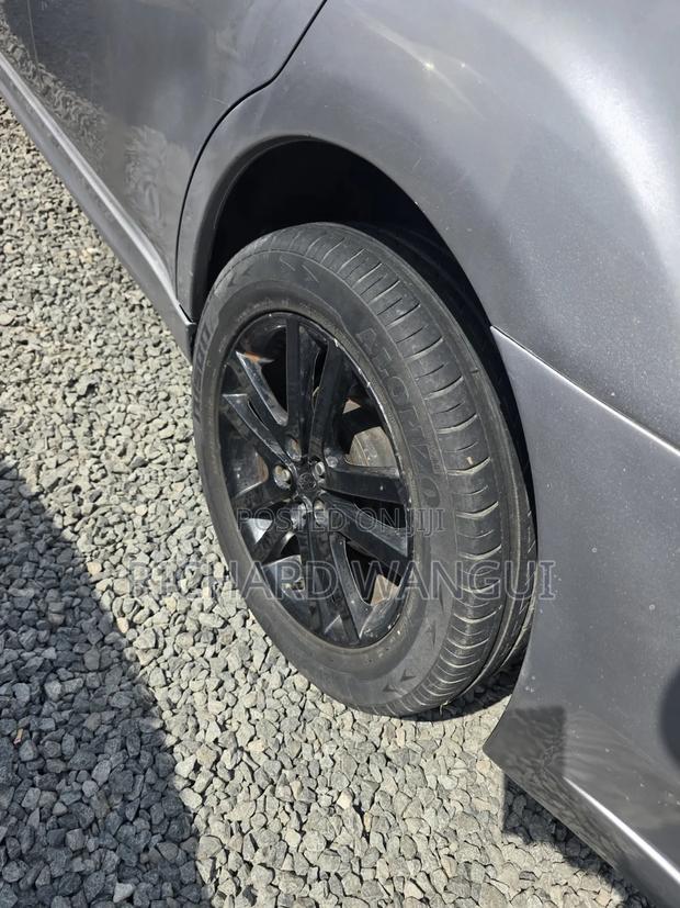 Subaru Legacy 2010 Silver