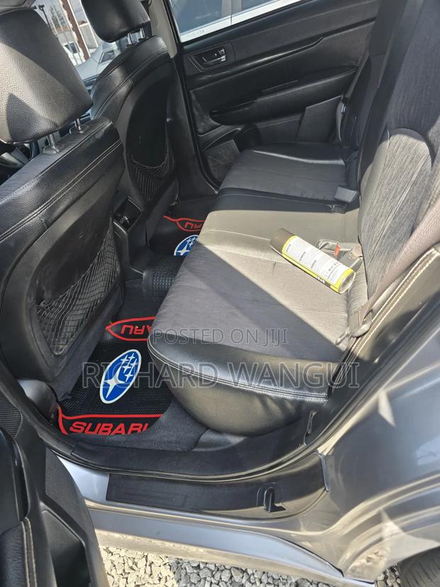 Subaru Legacy 2010 Silver