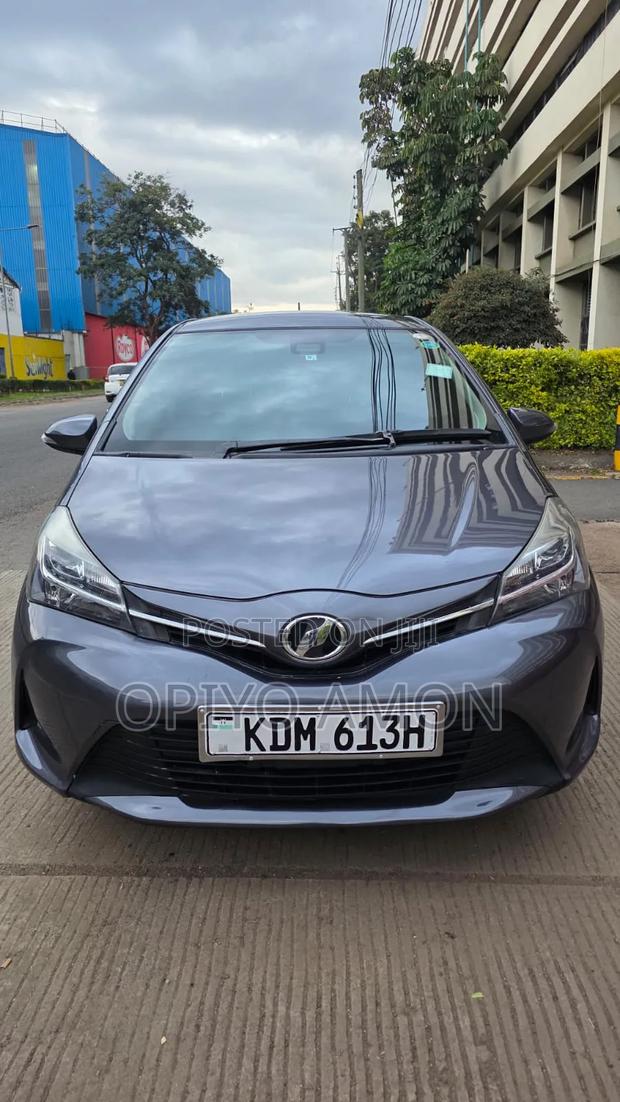 Toyota Vitz 2016 Gray