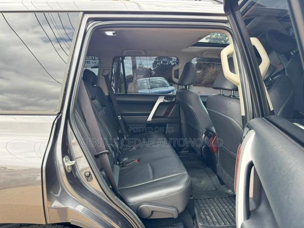Toyota Land Cruiser Prado 2016