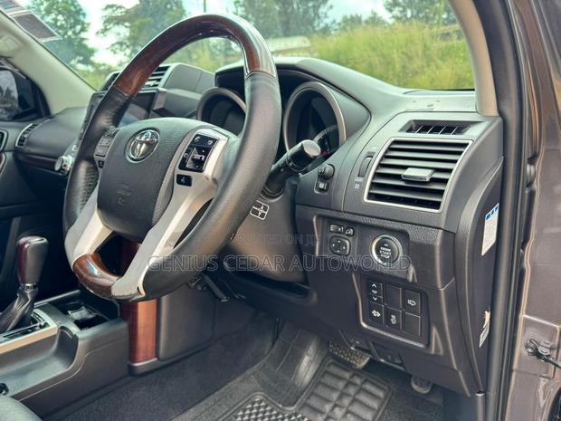 Toyota Land Cruiser Prado 2016