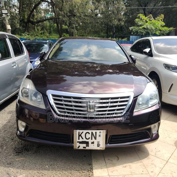 Toyota Crown 2013 Maroon