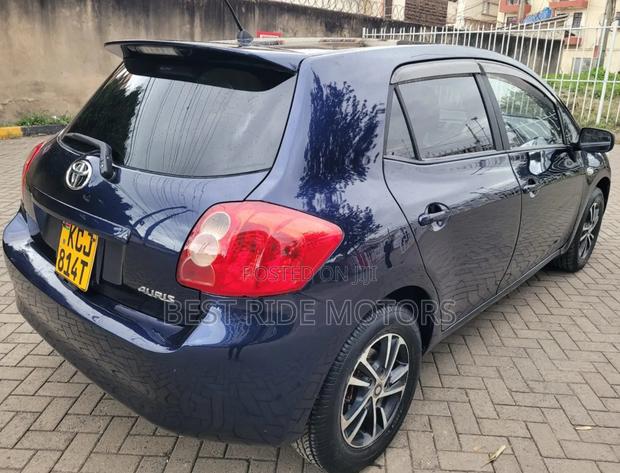 Toyota Auris 2009 Blue