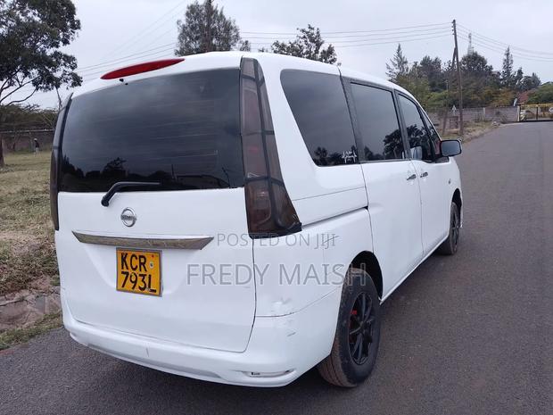 Nissan Serena 2011 White