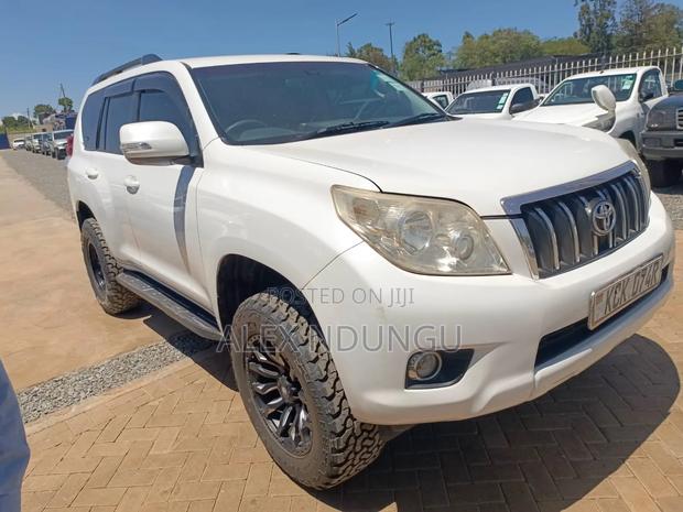 Toyota Land Cruiser Prado 2010 White