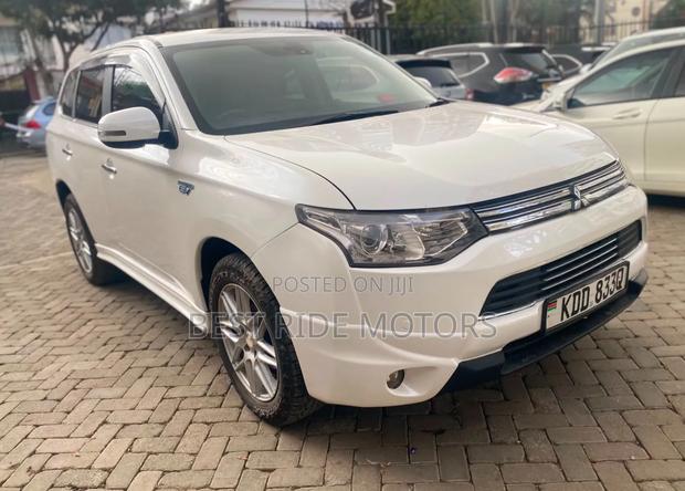 Mitsubishi Outlander 2.0 PHEV AWD 2014 White