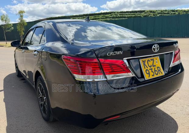 Toyota Crown 2013 Black