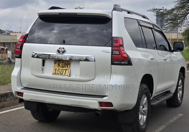 Toyota Land Cruiser Prado 2.8 2018 White