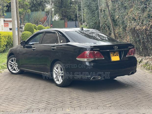 Toyota Crown 2012 Black