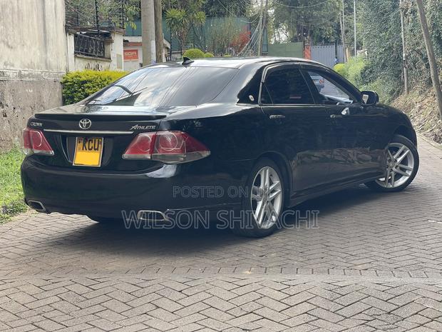Toyota Crown 2012 Black