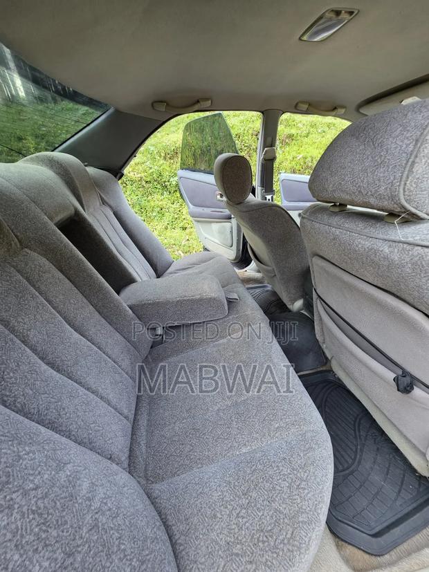 Toyota Mark II 2000 Blue