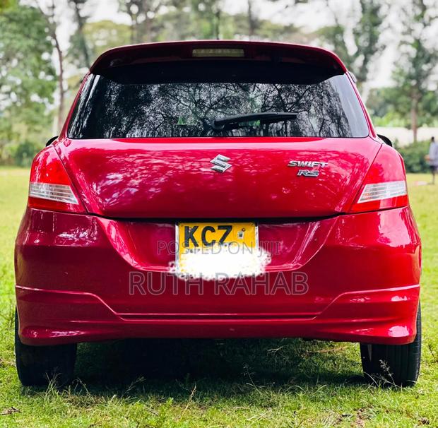 Suzuki Swift 2013 Red