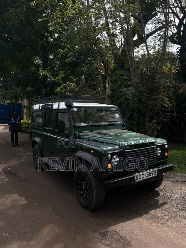 Land Rover Defender Puma 110 2.4 TD 2010 Green