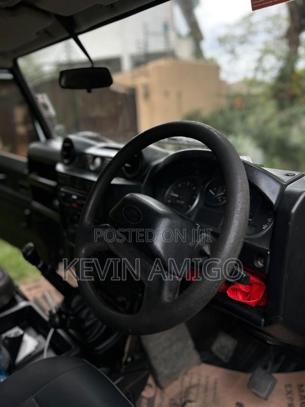 Land Rover Defender Puma 110 2.4 TD 2010 Green