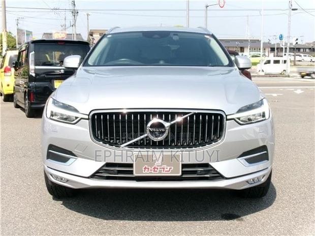 Volvo XC60 2019 Silver