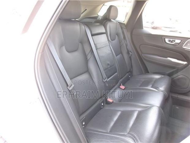 Volvo XC60 2019 Silver