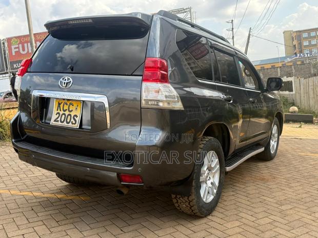 Toyota Land Cruiser Prado 3.0 TD 2011 Gray