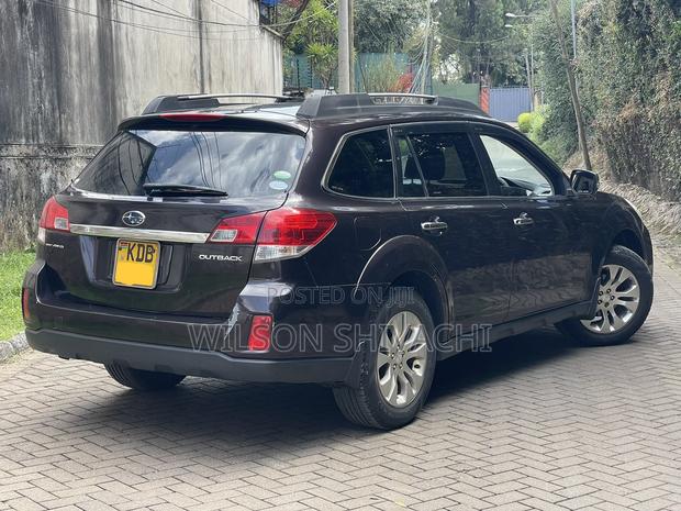 Subaru Outback 2013 Brown