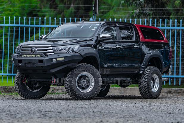 Toyota Hilux 2018 Black