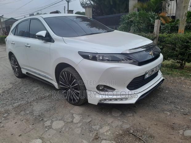Toyota Harrier 2.0 2016 White