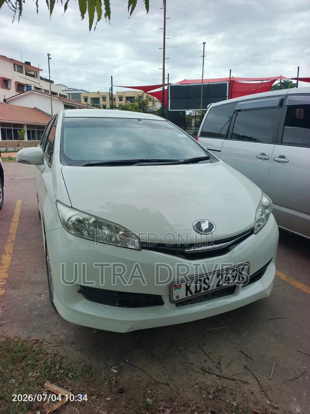 Toyota Wish 2017 White