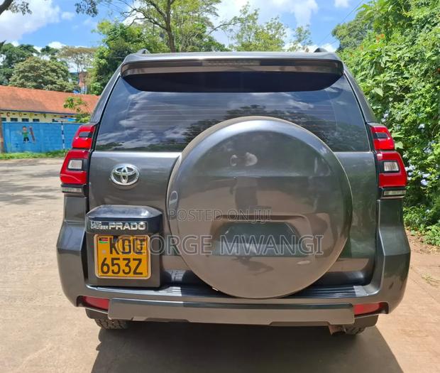 Toyota Land Cruiser Prado 2010 Gray