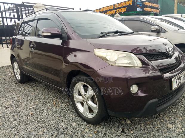 Toyota IST 2008 Burgundy