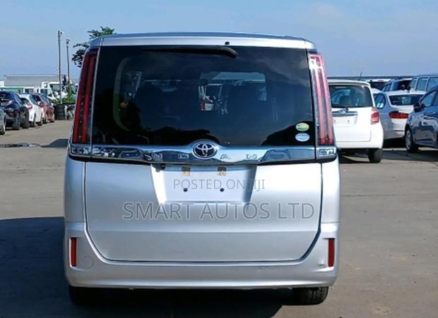 Toyota Noah 2020 Silver