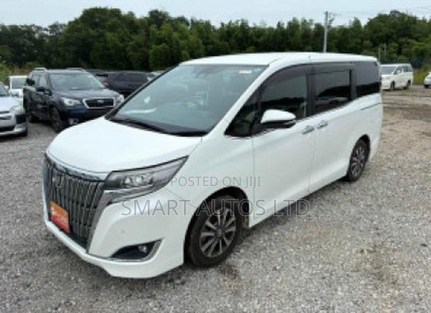 Toyota Esquire 2019 Off white