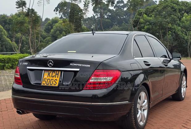 Mercedes-Benz C200 2010 Black