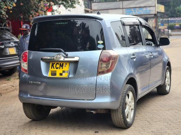 Toyota Ractis 2010 Blue