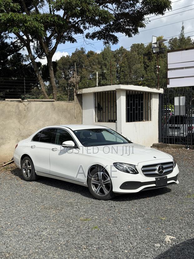Mercedes-Benz E200 2019 White