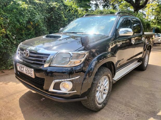 Toyota Hilux 2011 Black
