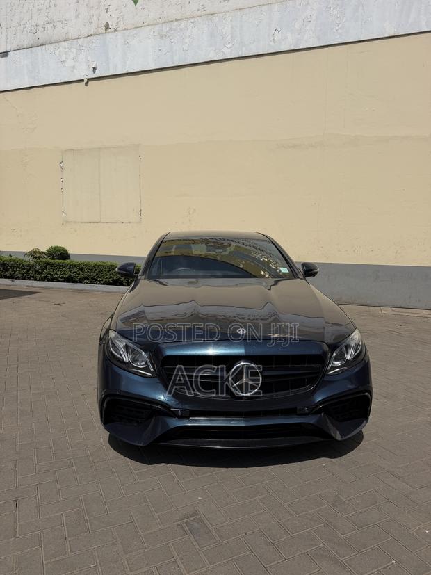 Mercedes-Benz E200 2019 Blue