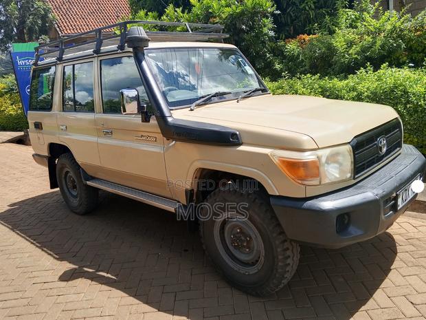 Toyota Land Cruiser 2010 Beige