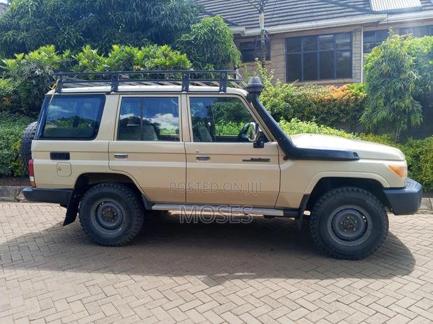 Toyota Land Cruiser 2010 Beige