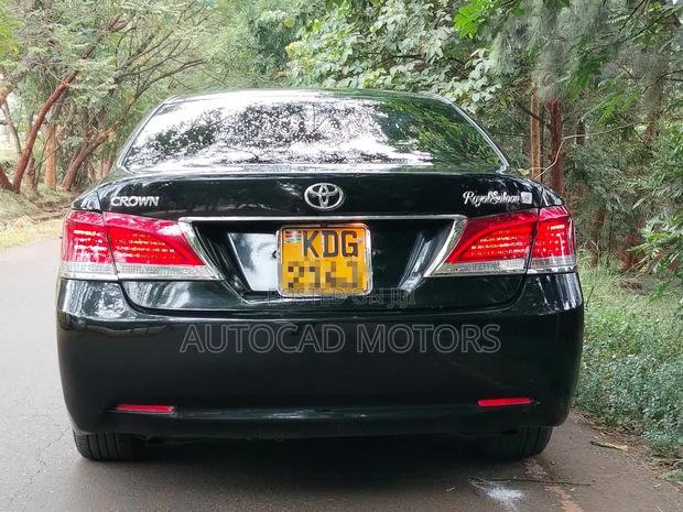 Toyota Crown 2014 Black