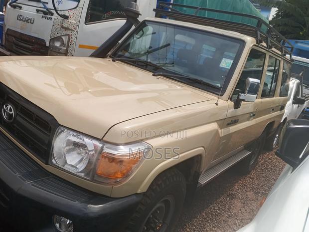 Toyota Land Cruiser 2010 Beige