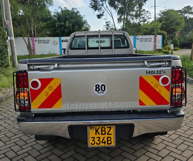 Toyota Hilux 2008 Silver