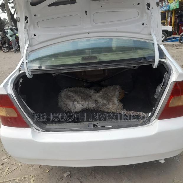 Toyota Corolla 2001 White