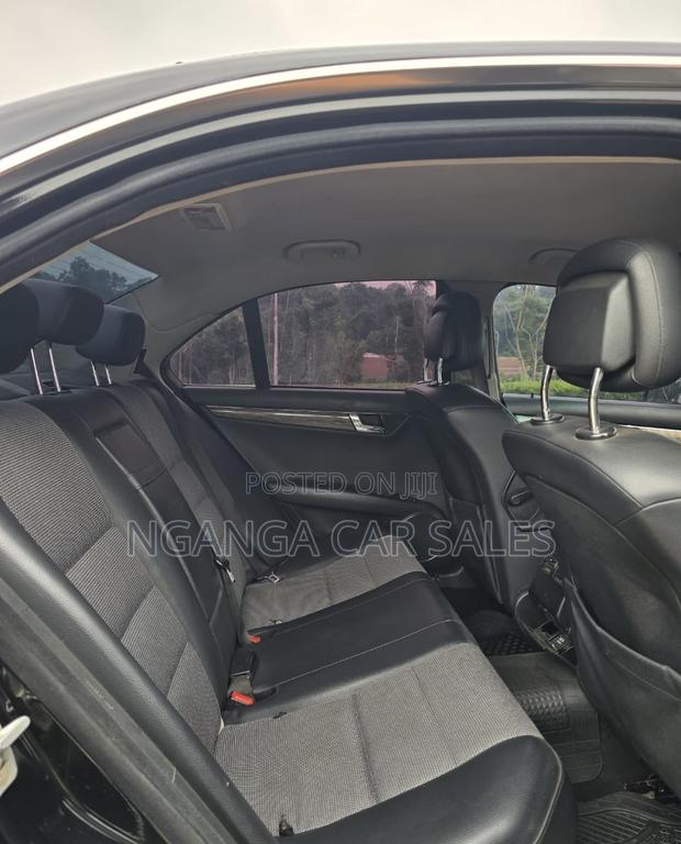 Mercedes-Benz C200 2010 Black