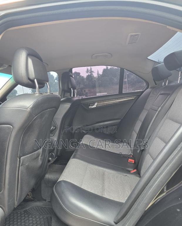Mercedes-Benz C200 2010 Black