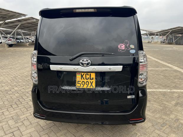 Toyota Voxy 2011 Black