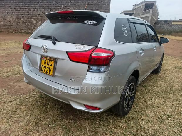 Toyota Corolla Fielder 2016 Silver